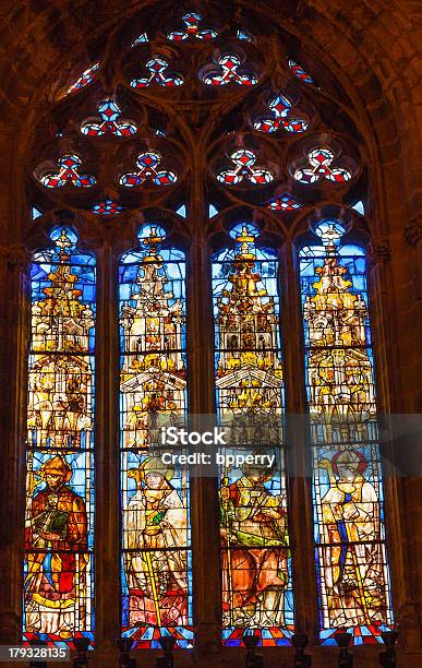 Bishops Vetro Istoriato Cattedrale Di Siviglia Spagna - Fotografie stock e altre immagini di Andalusia