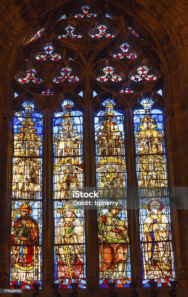 Bishops vitrais a Catedral de Sevilha, Espanha - Foto de stock de Andaluzia royalty-free