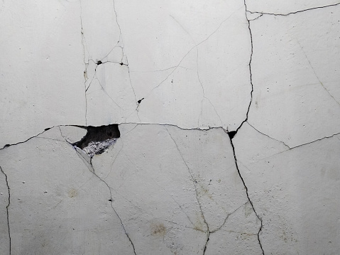 The appearance of the walls are porous and cracked