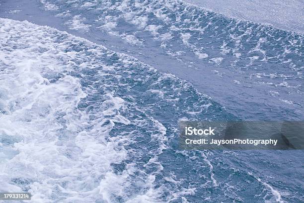 Ocean Wave - zdjęcia stockowe i więcej obrazów Bez ludzi - Bez ludzi, Bezchmurne niebo, Biały