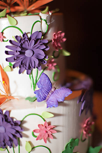 웨딩 케이크 - icing cake multi colored weddings 뉴스 사진 이미지