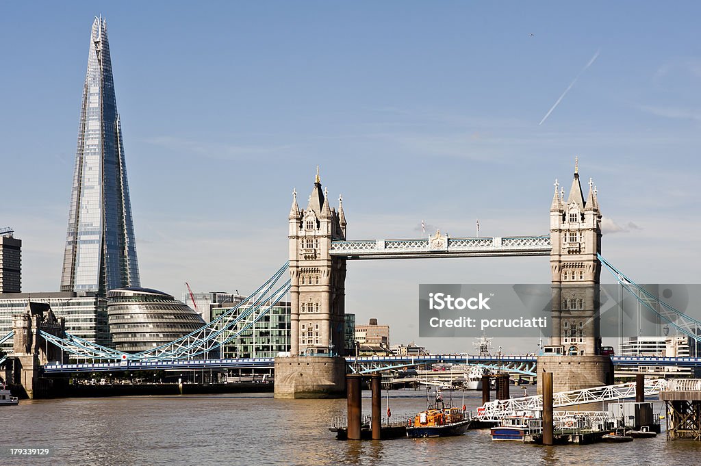 새로운 2013 London 스카이라인을 타워 브리지 및 샤드. - 로열티 프리 0명 스톡 사진