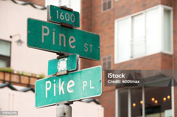 Pine Y Pike Street Foto de stock y más banco de imágenes de Aire libre - Aire libre, Color - Tipo de imagen, Distrito central