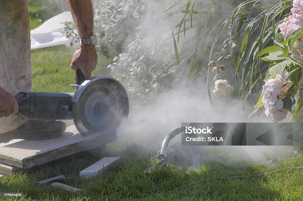 Handwerker mit heißer saw - Lizenzfrei Aktivitäten und Sport Stock-Foto