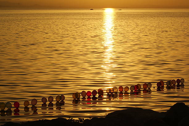 balloons on the sea