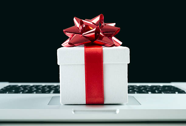 istock online christmas gift concept 179348005