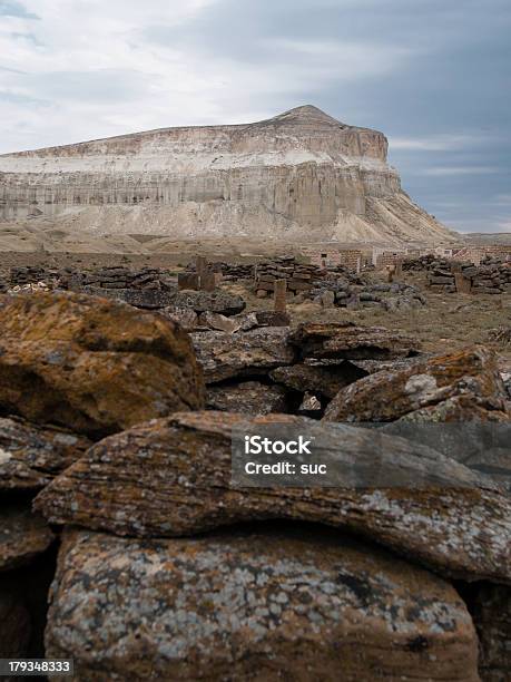 Necropolis Of Shikh Ata W Pobliżu Sacerd Mountain Sherkala - zdjęcia stockowe i więcej obrazów Bez ludzi