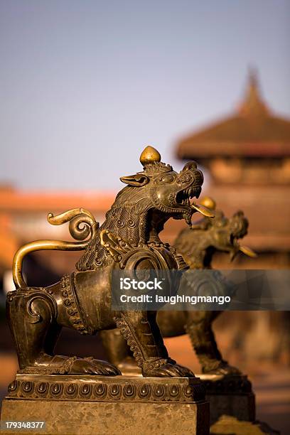 Bhaktapur Durbar Square - zdjęcia stockowe i więcej obrazów Akcesoria religijne - Akcesoria religijne, Animizm, Architektura