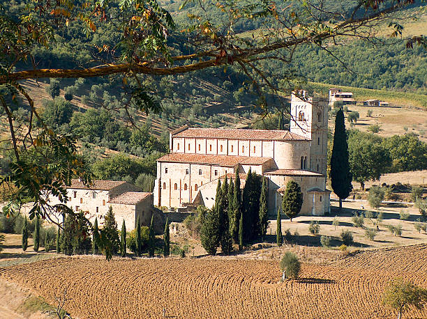 san antimo abby - abbazia di santantimo fotografías e imágenes de stock