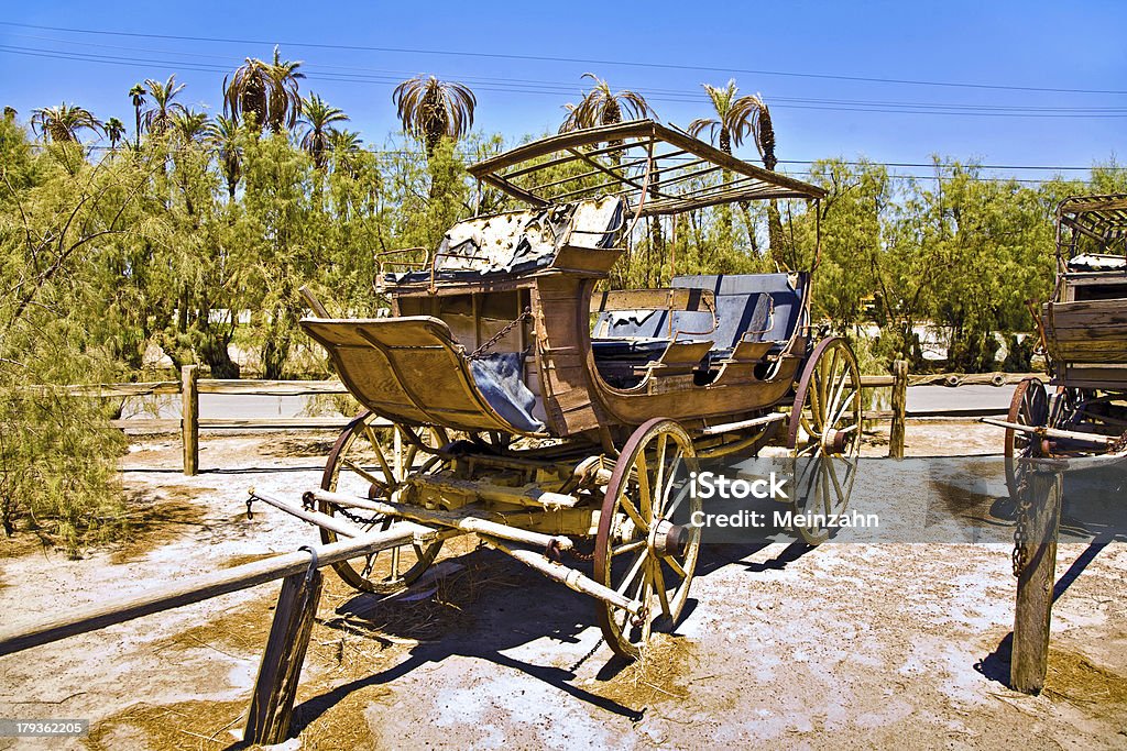 Vieux wagon et les bus - Photo de Californie libre de droits