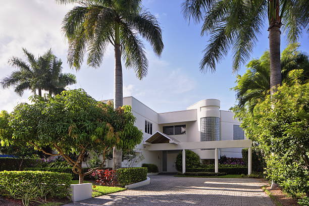 istock Mansion exterior photo 179367964