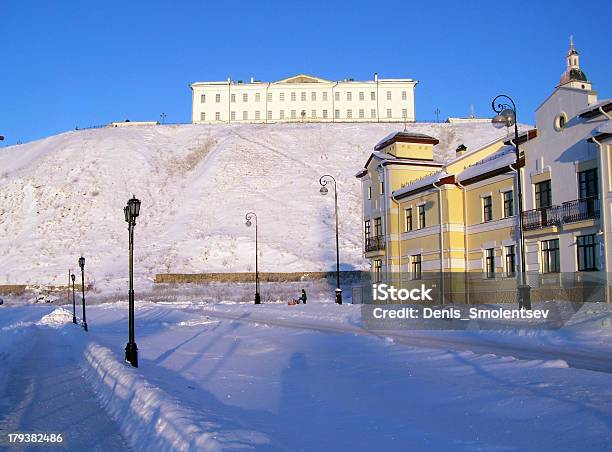Tobolsk Kremlin Vista Do Palácio Do Governador - Fotografias de stock e mais imagens de Ao Ar Livre - Ao Ar Livre, Capitais internacionais, Castelo