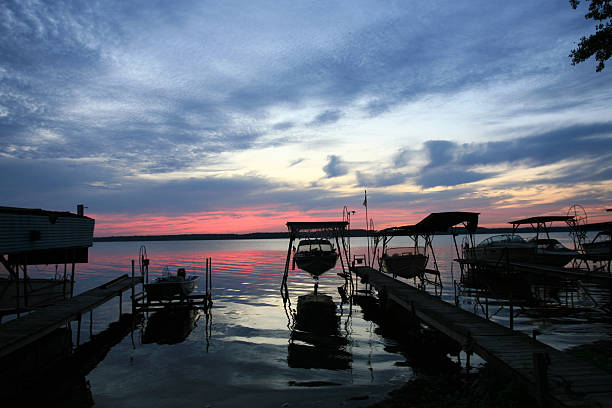 istock Sunrise on lake 179389170