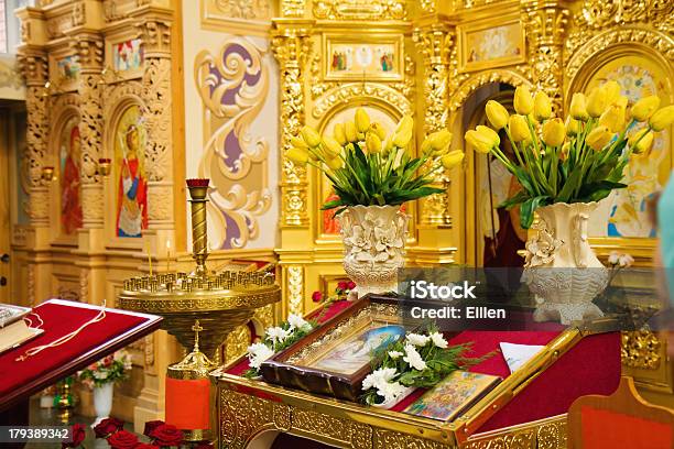 Iglesia Ortodoxa Foto de stock y más banco de imágenes de Altar - Altar, Amarillo - Color, Arquitectura