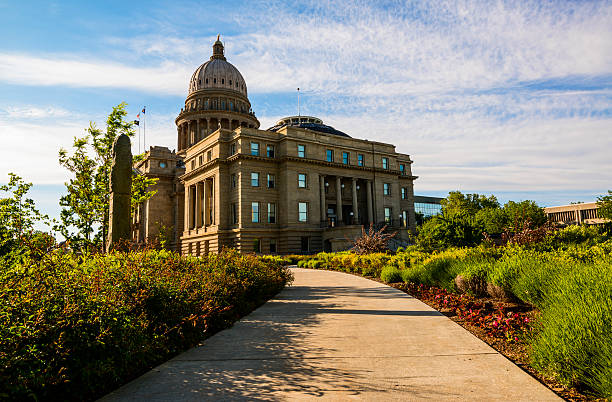 айдахо государственный капитолий, бойсе - idaho boise summer flower стоковые фото и изображения