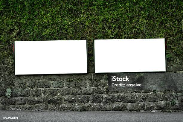 두 광고판 벽면 스위스 간판에 대한 스톡 사진 및 기타 이미지 - 간판, 스위스, 포스터