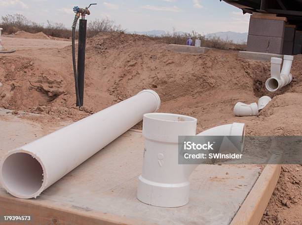 Photo libre de droit de Pvc Passepoil Et De Connecteurs Sur Un Site De Construction banque d'images et plus d'images libres de droit de Chantier de construction