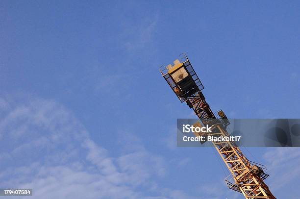 Edificio - Fotografie stock e altre immagini di Acciaio - Acciaio, Affari, Architettura