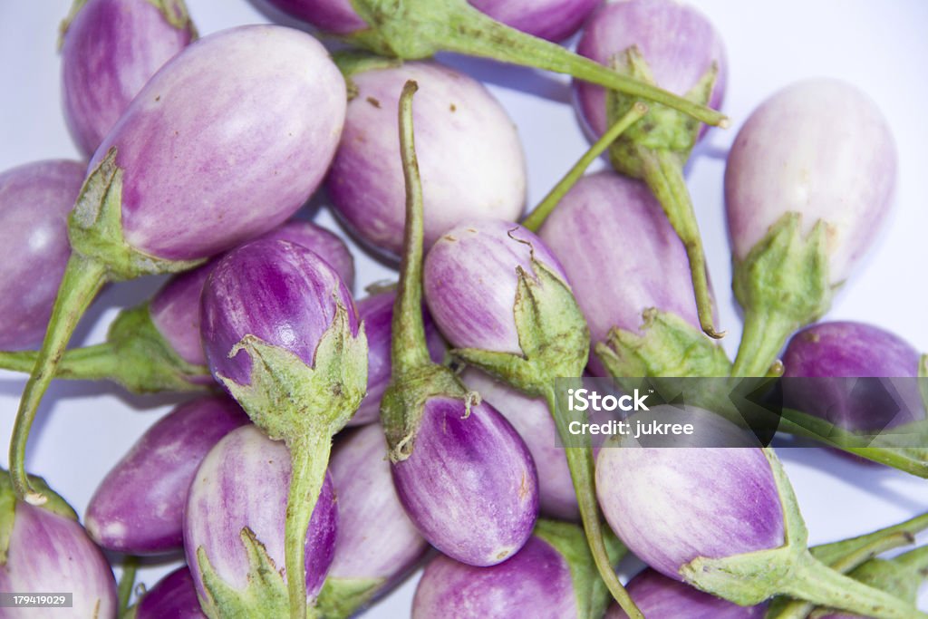 Berenjena púrpura de mercado - Foto de stock de Alimento libre de derechos