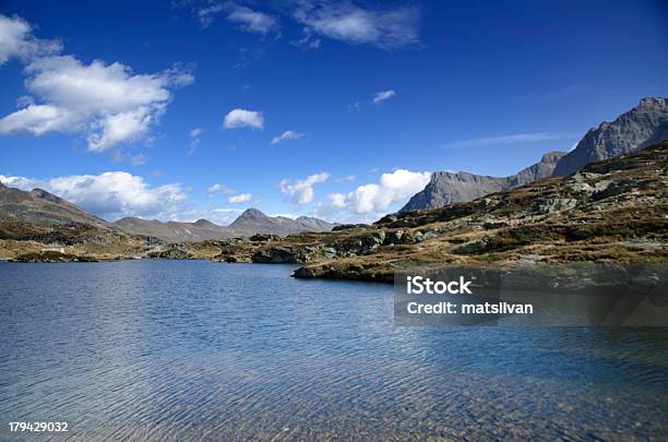 高山湖山 - San Bernardino - Switzerlandのストックフォトや画像を多数ご用意 - San Bernardino - Switzerland, グラウビュンデン州, スイス