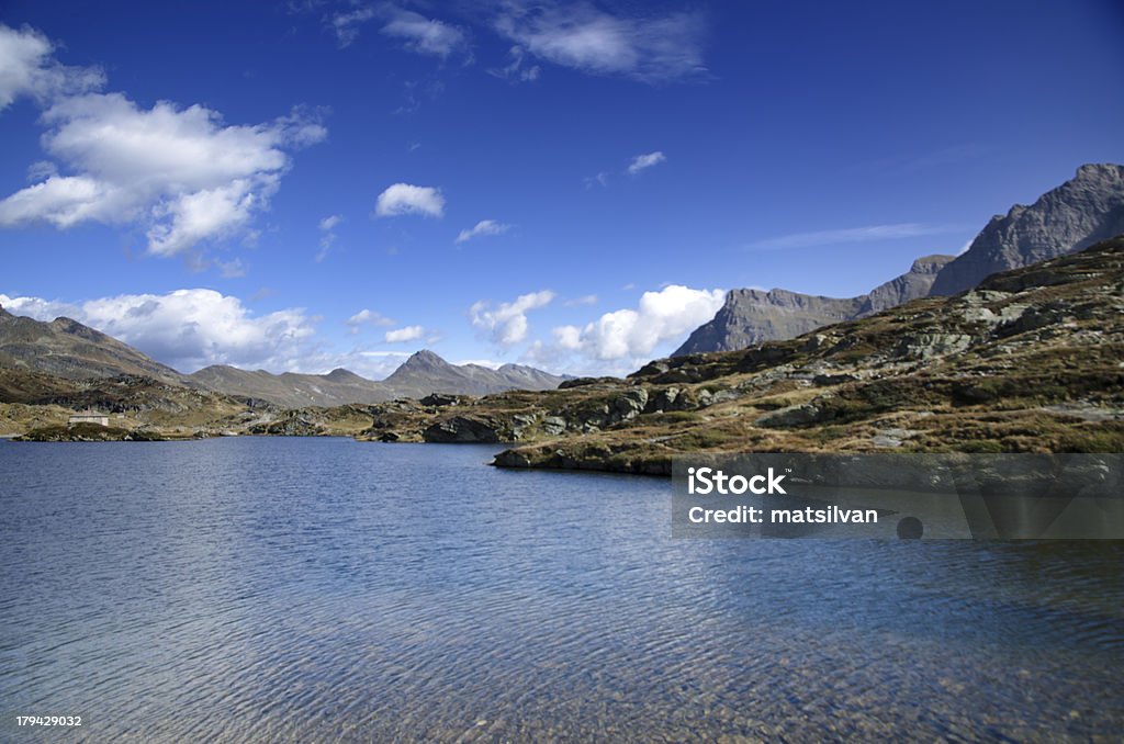 Alpejskie Jezioro z góry - Zbiór zdjęć royalty-free (Alpy)