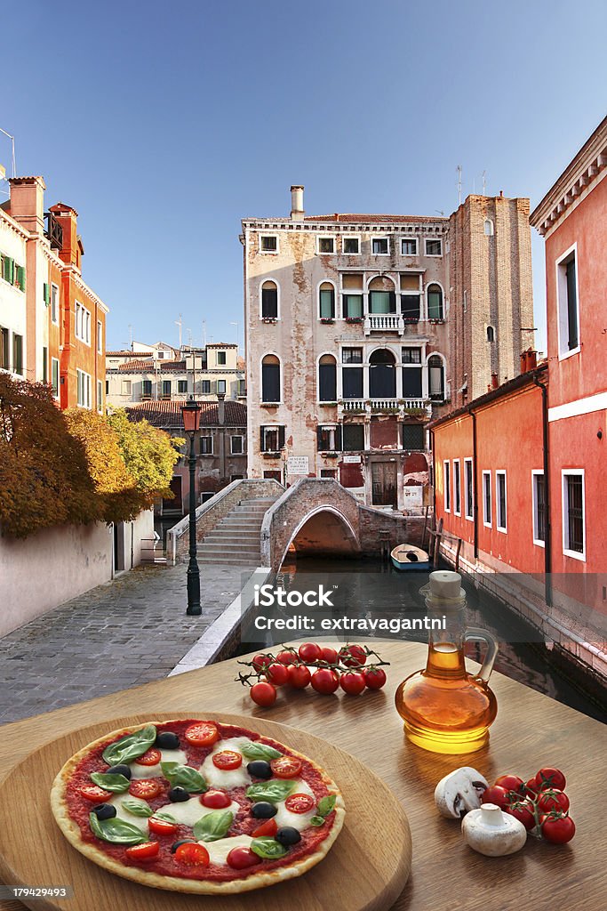 pizza italienne sur le canal à Venise, Italie - Photo de Italie libre de droits