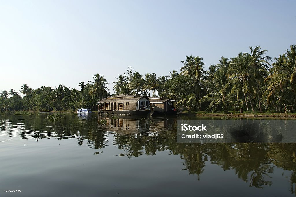 Casa de barco na Laguna de Kerala (Índia). - Foto de stock de Barco de passageiros royalty-free