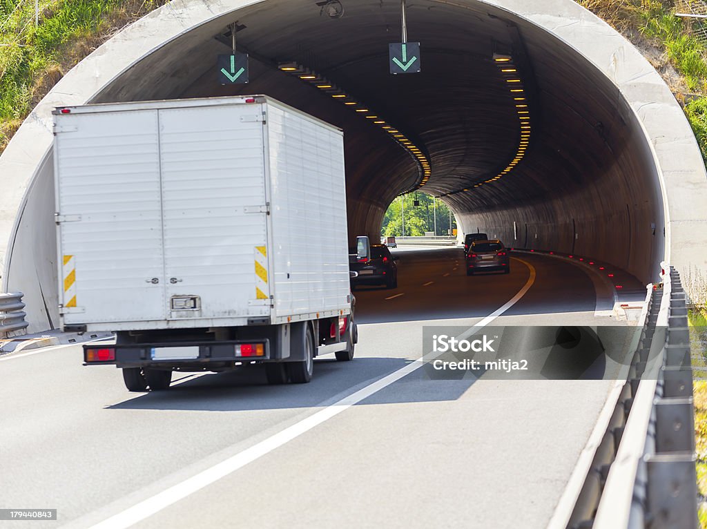 Highway 터널 IV - 로열티 프리 0명 스톡 사진