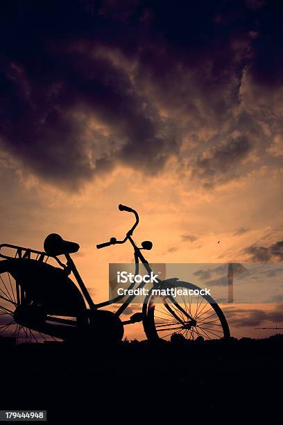 Holländischen Stilfahrradsilhouette Stockfoto und mehr Bilder von Fahrrad - Fahrrad, Fahrradrahmen, Fotografie