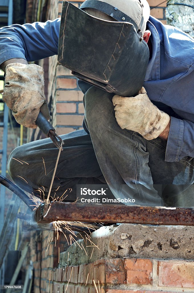 Homem de soldadura na Oficina - Royalty-free Adulto Foto de stock