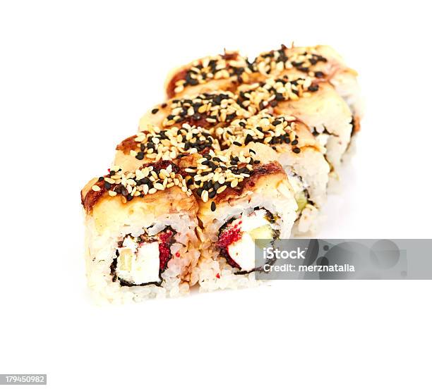 Rotoli Di Sushi Isolato Su Bianco - Fotografie stock e altre immagini di Asia - Asia, Cena, Cibo