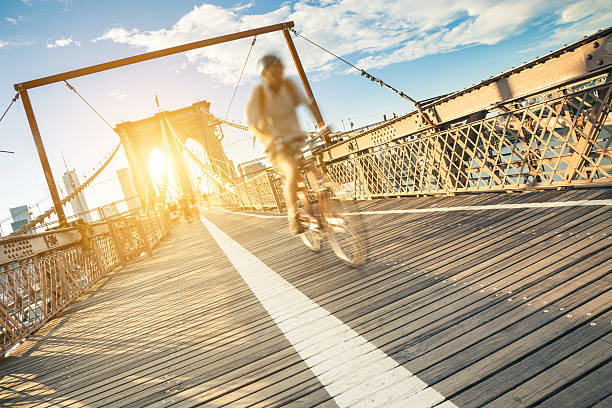 istock Cyclyst on Broklyn Bridge in New York 179463063