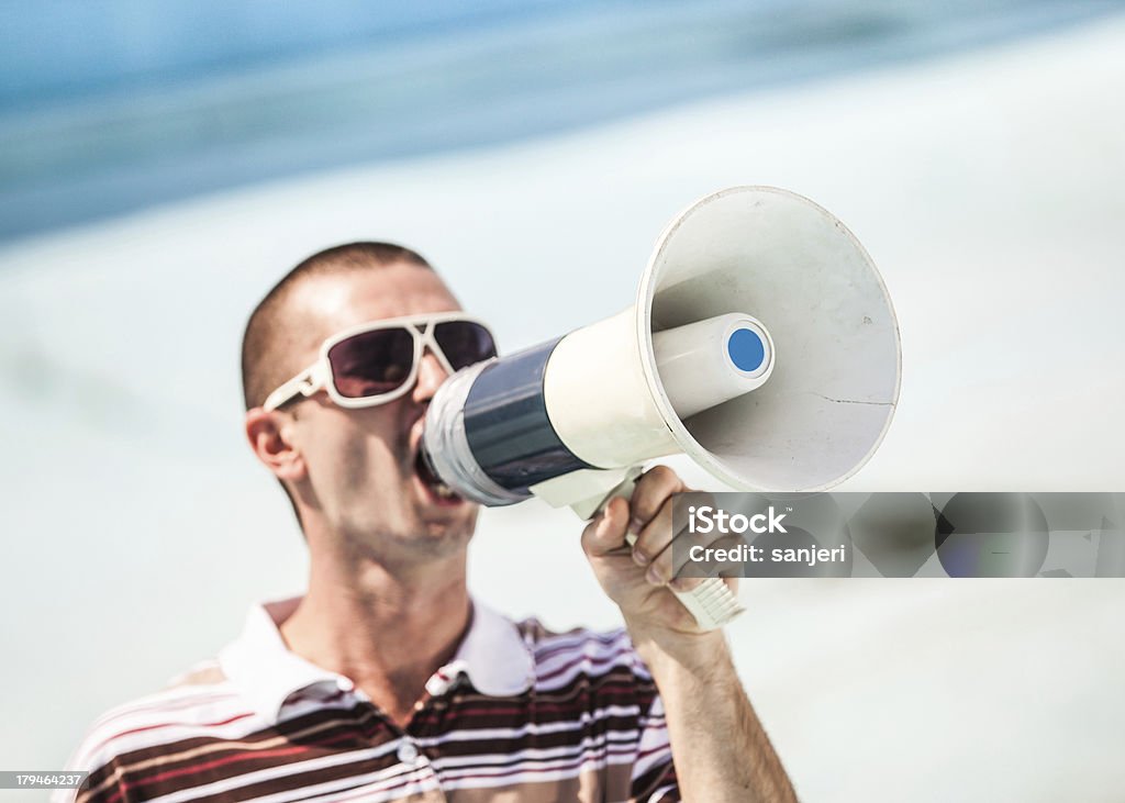 Gritando en megáfono - Foto de stock de Actividad libre de derechos