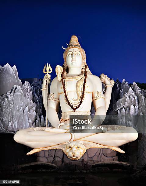 Photo libre de droit de Statue De Shiva banque d'images et plus d'images libres de droit de Mudrâ - Mudrâ, Shiva - Dieu hindou, Asie