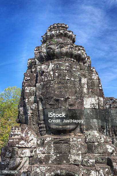 Cara Gigante En Templo De Bayón Angkor Wat Camboya Foto de stock y más banco de imágenes de Templo