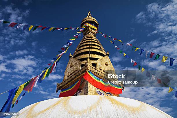Swayambhunath Templo - Fotografias de stock e mais imagens de Amarelo - Amarelo, Antigo, Arcaico