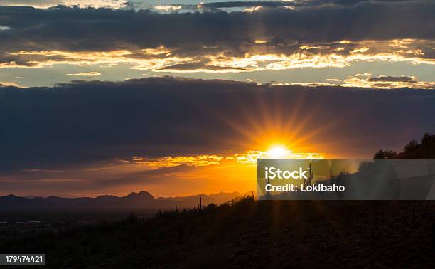 Пустыня Hills Закат — стоковые фотографии и другие картинки Аризона - Юго-запад США - Аризона - Юго-запад США, Без людей, Вечерние сумерки