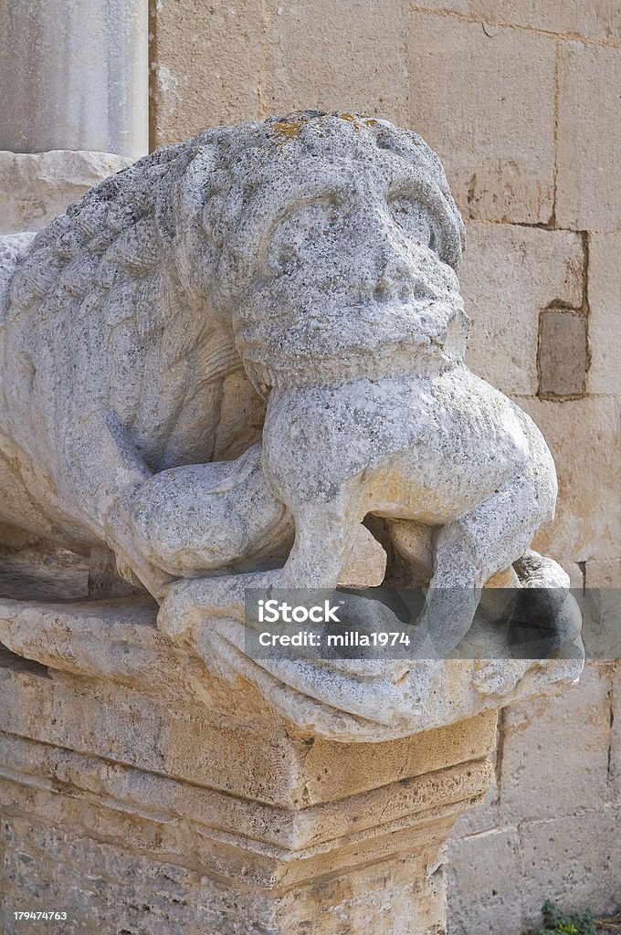 Abadia de São Leonardo.  Manfredonia.  Região de Puglia.  Itália. - Royalty-free Abadia Foto de stock