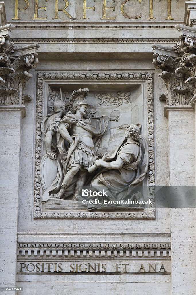 Sculpture dans la Fontana di Trevi - Photo de Architecture libre de droits
