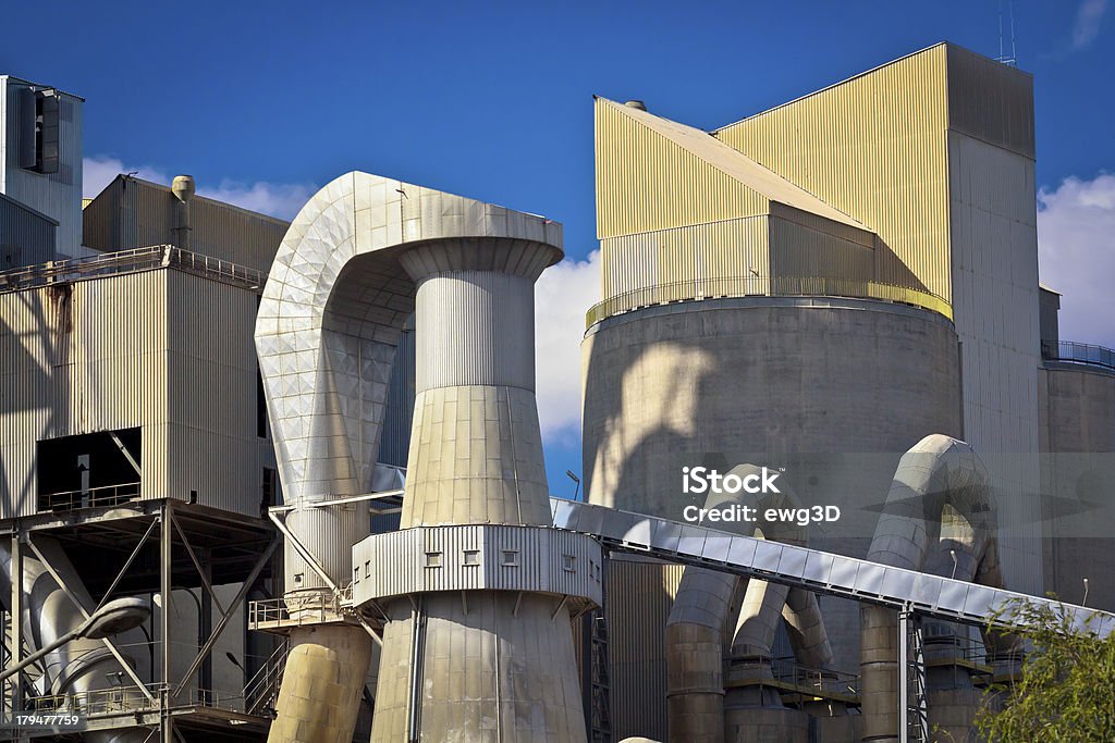 Beton und Zement Fabrik, Polen - Lizenzfrei Zementfabrik Stock-Foto