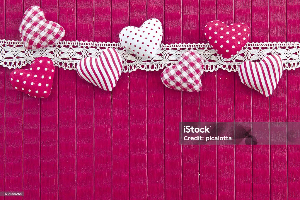 Fondo rosa con poco de corazones - Foto de stock de A cuadros libre de derechos