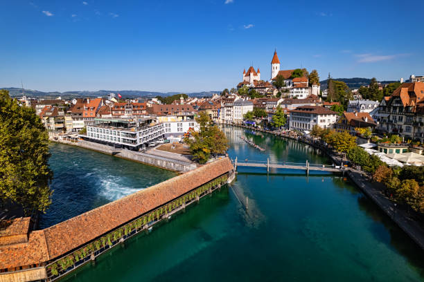 스위스 툰 구시가지의 항공 파노라마. - thun cityscape famous place switzerland 뉴스 사진 이미지