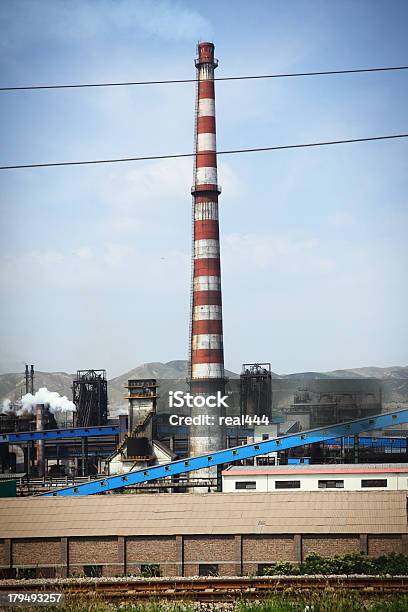 Schornstein Stockfoto und mehr Bilder von Blau - Blau, Fabrik, Fotografie