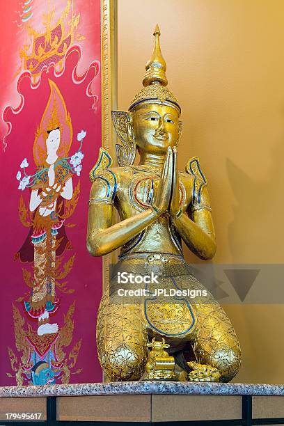 Foto de Thai Teppanom Estátua Do Anjo e mais fotos de stock de Ajoelhar - Ajoelhar, Anjo, Buda