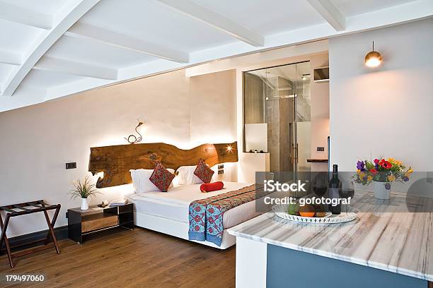 Luxuoso Quarto De Hotel - Fotografias de stock e mais imagens de Aconchegante - Aconchegante, Almofada - Roupa de Cama, Arquitetura