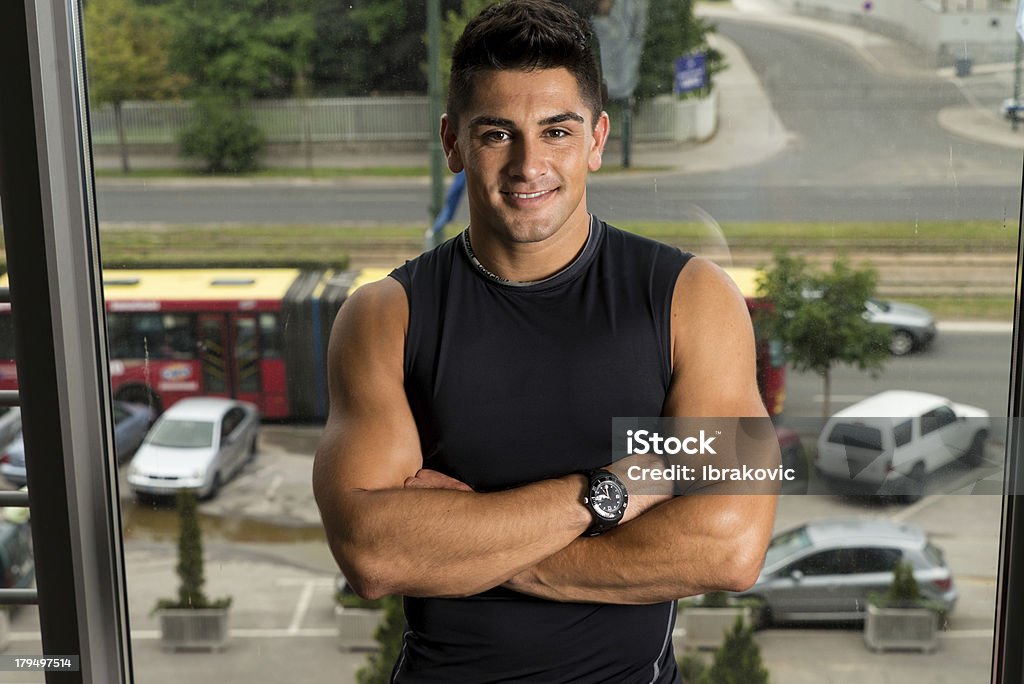 Homem descansar depois de exercícios no ginásio - Royalty-free Adulto Foto de stock