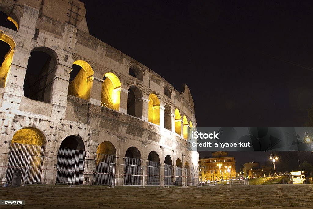 Roma por la noche - Foto de stock de Anfiteatro libre de derechos