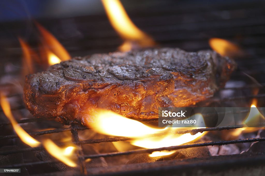 Bistec a la parrilla de llama - Foto de stock de Alimento libre de derechos