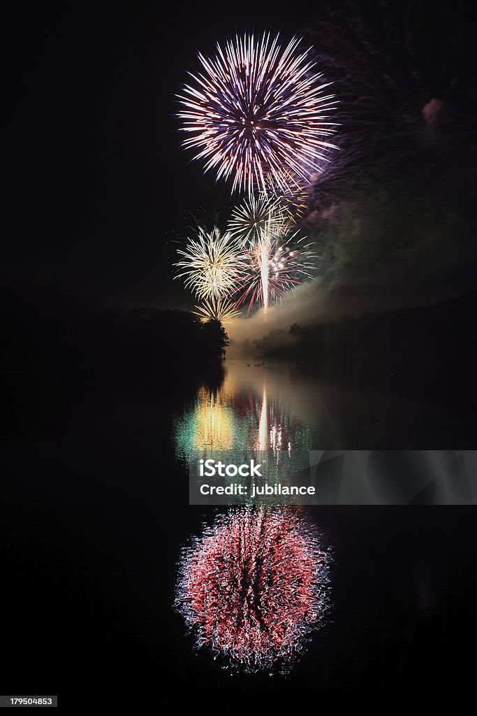 Feuerwerk am Fluss - Lizenzfrei 4. Juli Stock-Foto