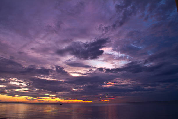 istock Sunrise at the sea 179506731